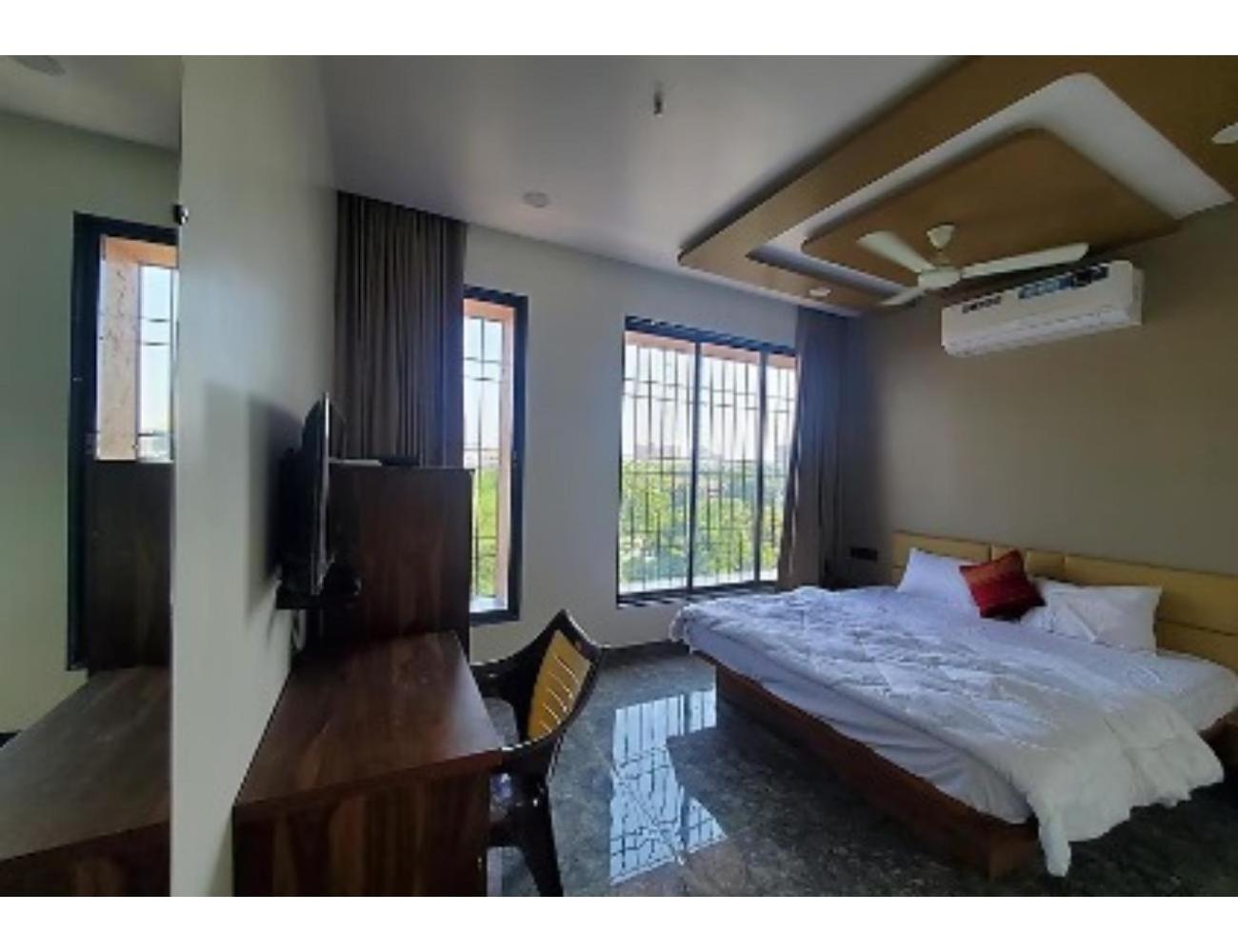 Hotel The Pill, Bhavnagar Exterior foto